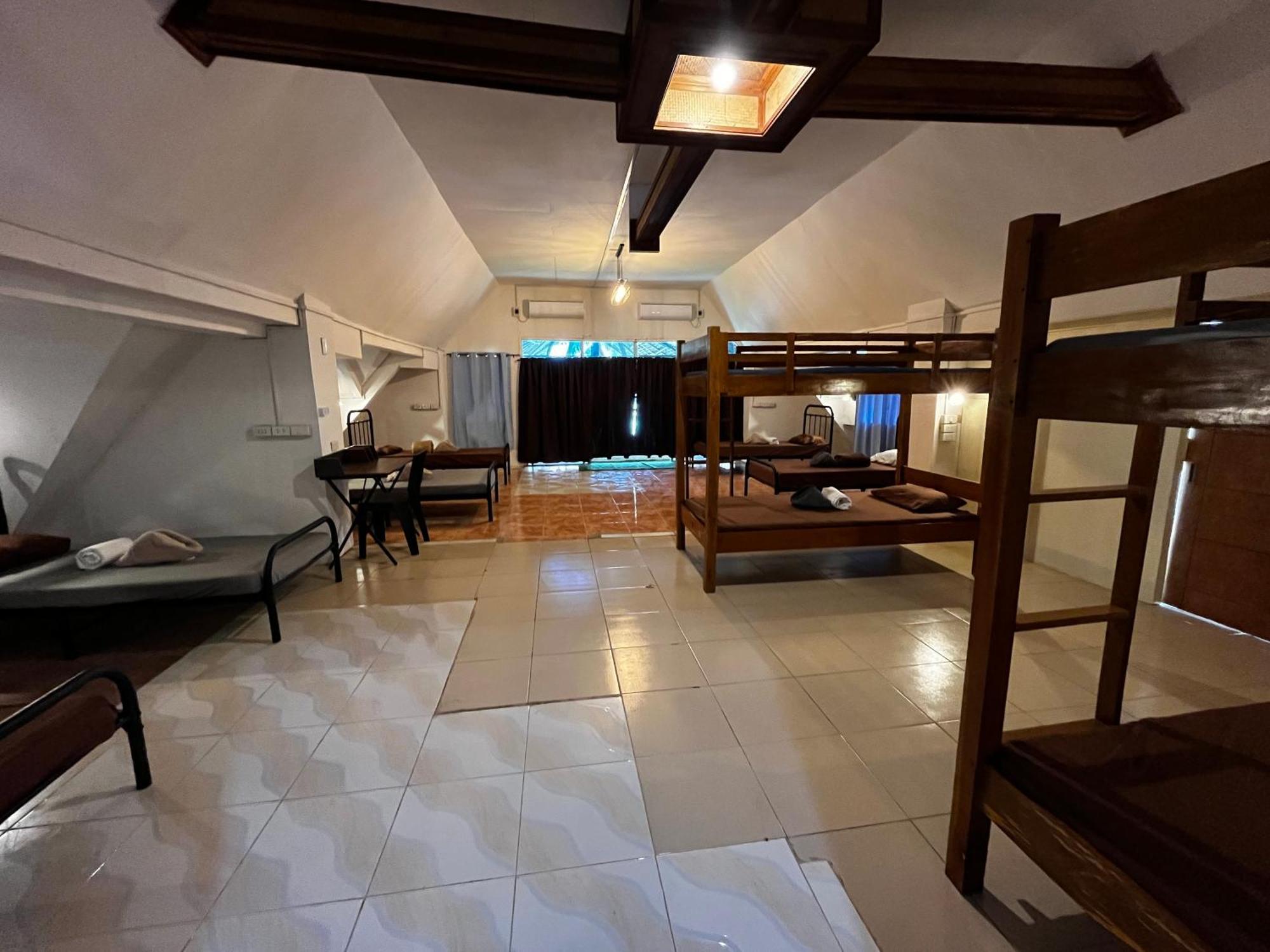 On Board Panglao Beach Hostel & Resort With Free Motorbike Dao  Екстериор снимка